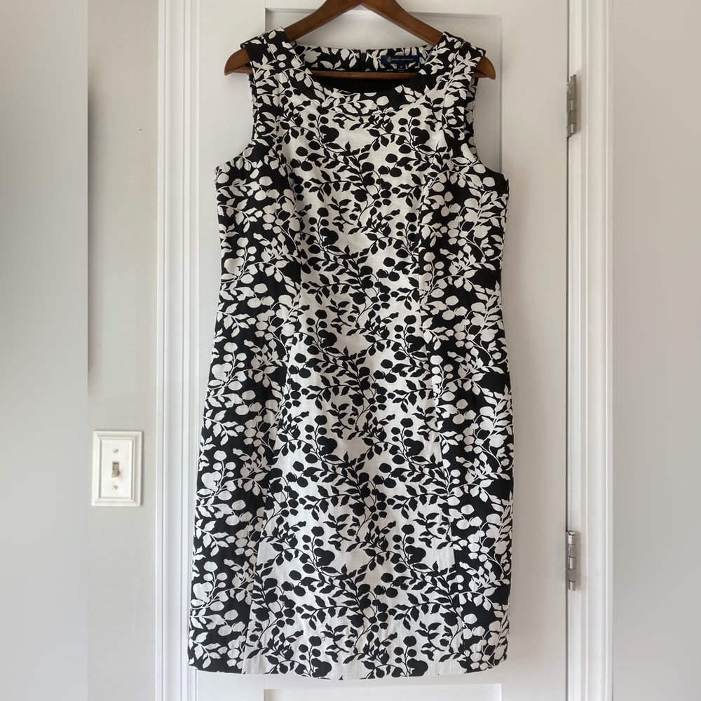 Brooks Brothers Black and White Mock Neck Sheath Dress FLATTERING!